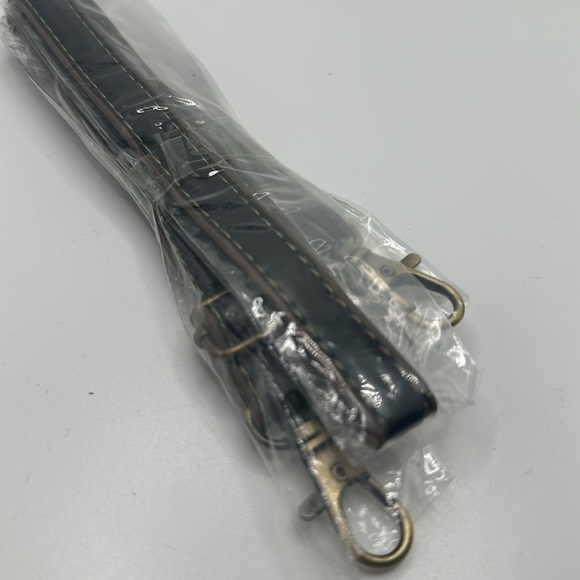 Brown vegan leather replacement purse strap with brass hardware - Picture 3 of 3